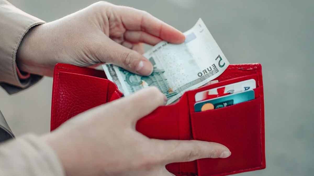 Étude : Voici le revenu mensuel nécessaire pour vivre décemment pour un couple d’actifs avec deux enfants